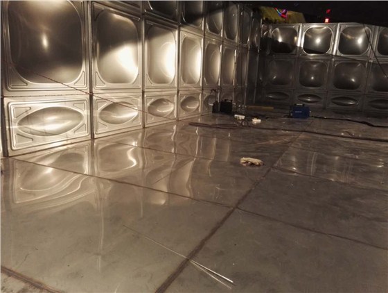 不銹鋼水箱拼板安裝